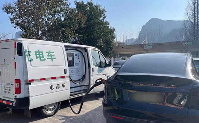 南木林汽车搭电