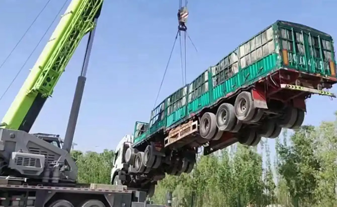 南木林道路脱困救援案例